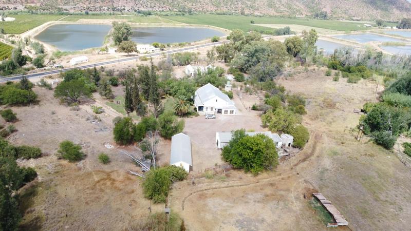 4 Bedroom Property for Sale in Ladismith Western Cape